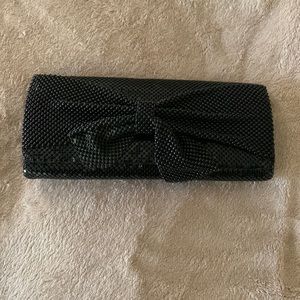 Black clutch